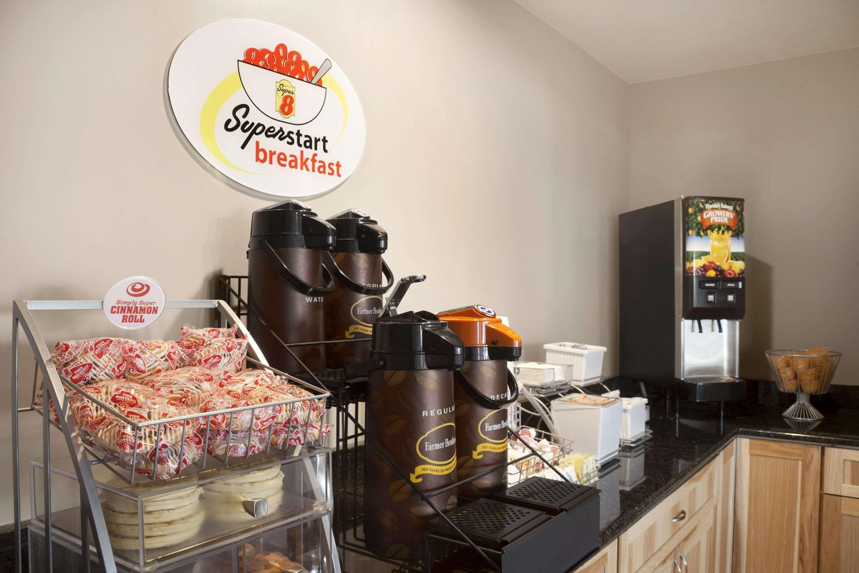 Super 8 By Wyndham Hotel