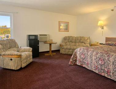 Super 8 By Wyndham Hotel 2*